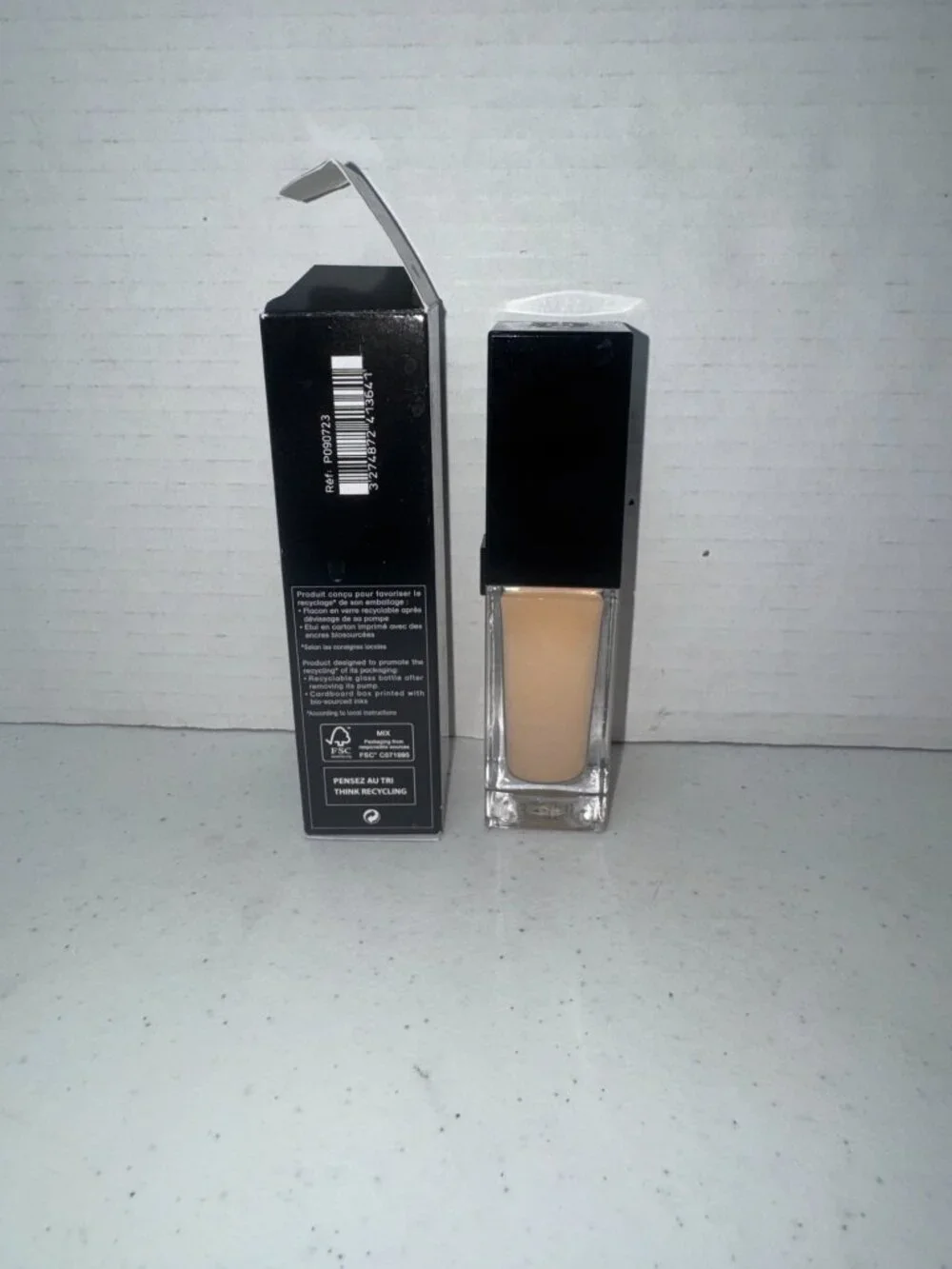 Givenchy PRISME LIBRE GLOW SERUM FOUNDATION in shade 1-w100